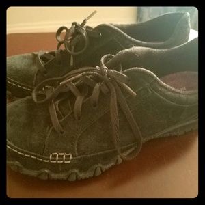 Sketchers relaxed fit memory foam shoes